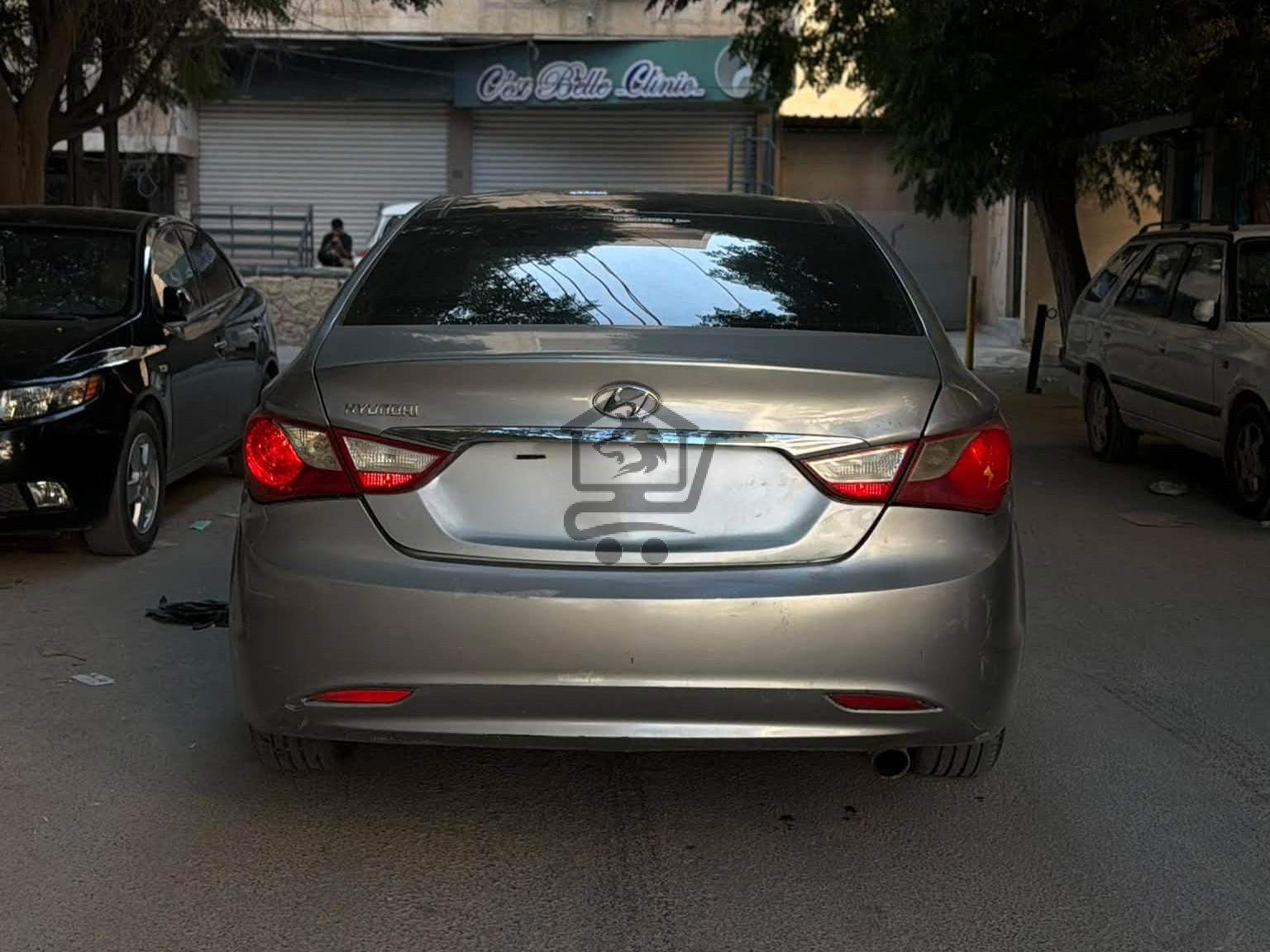 Hyundai Sonata 2012 - الصورة 2