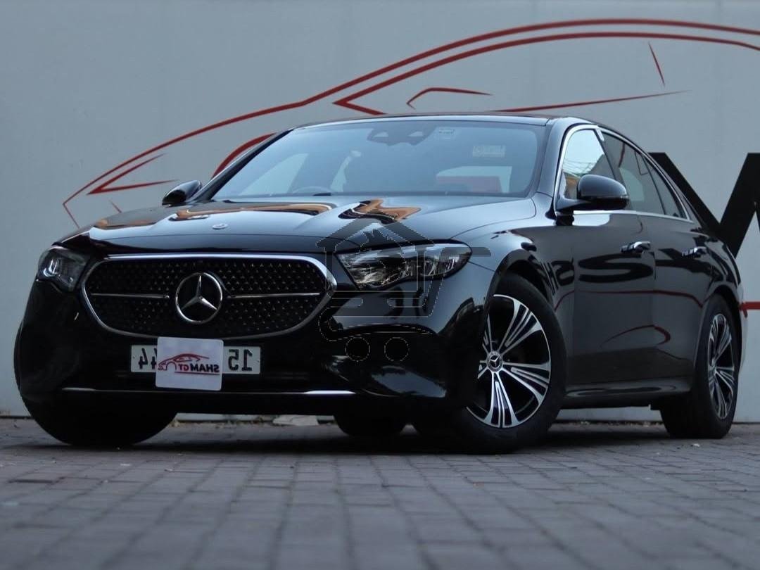 Mercedes-Benz E200 2025 - الصورة 1