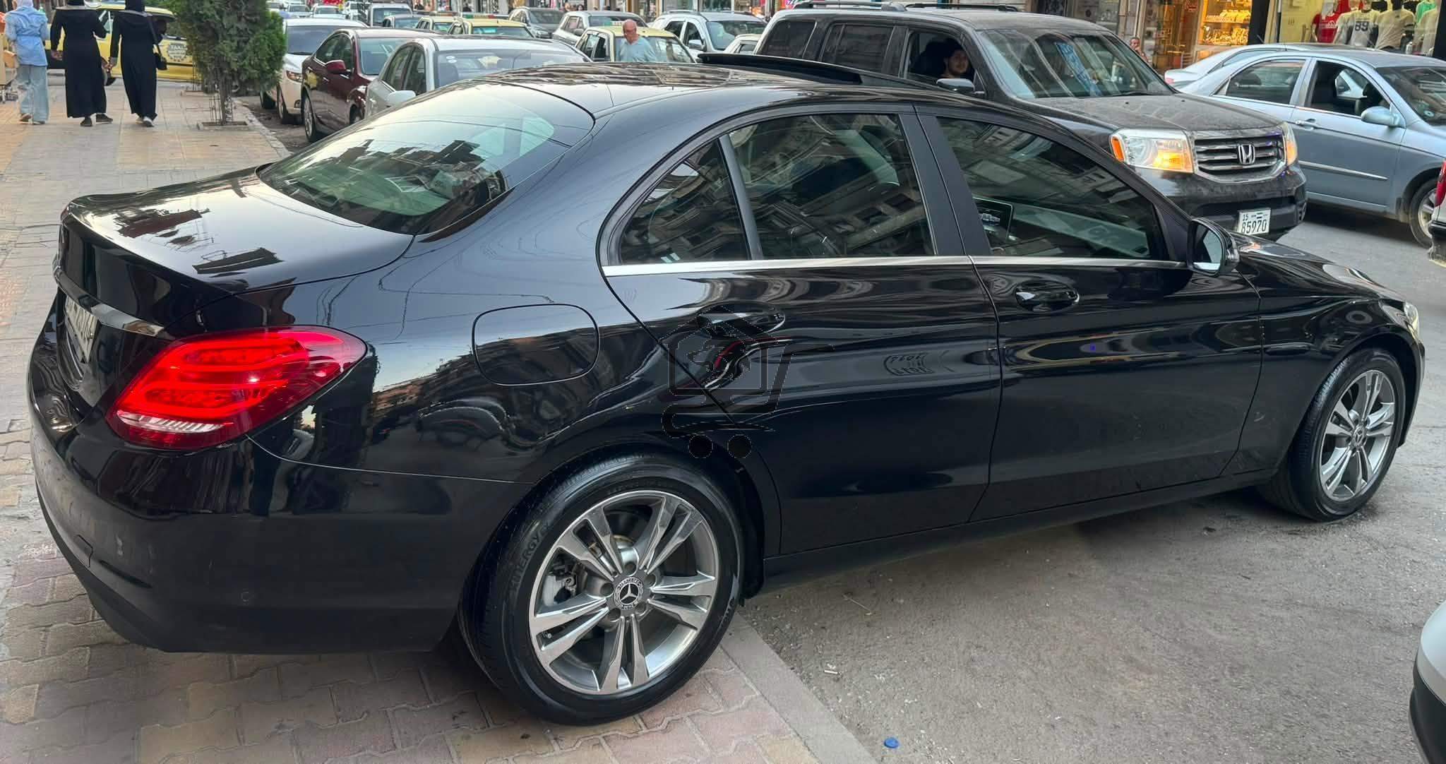 Mercedes-Benz C200 2016 - الصورة 4