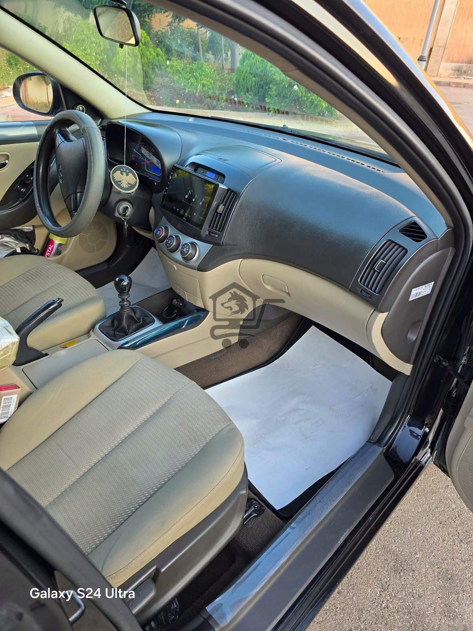 Hyundai Elantra 2011 - الصورة 9
