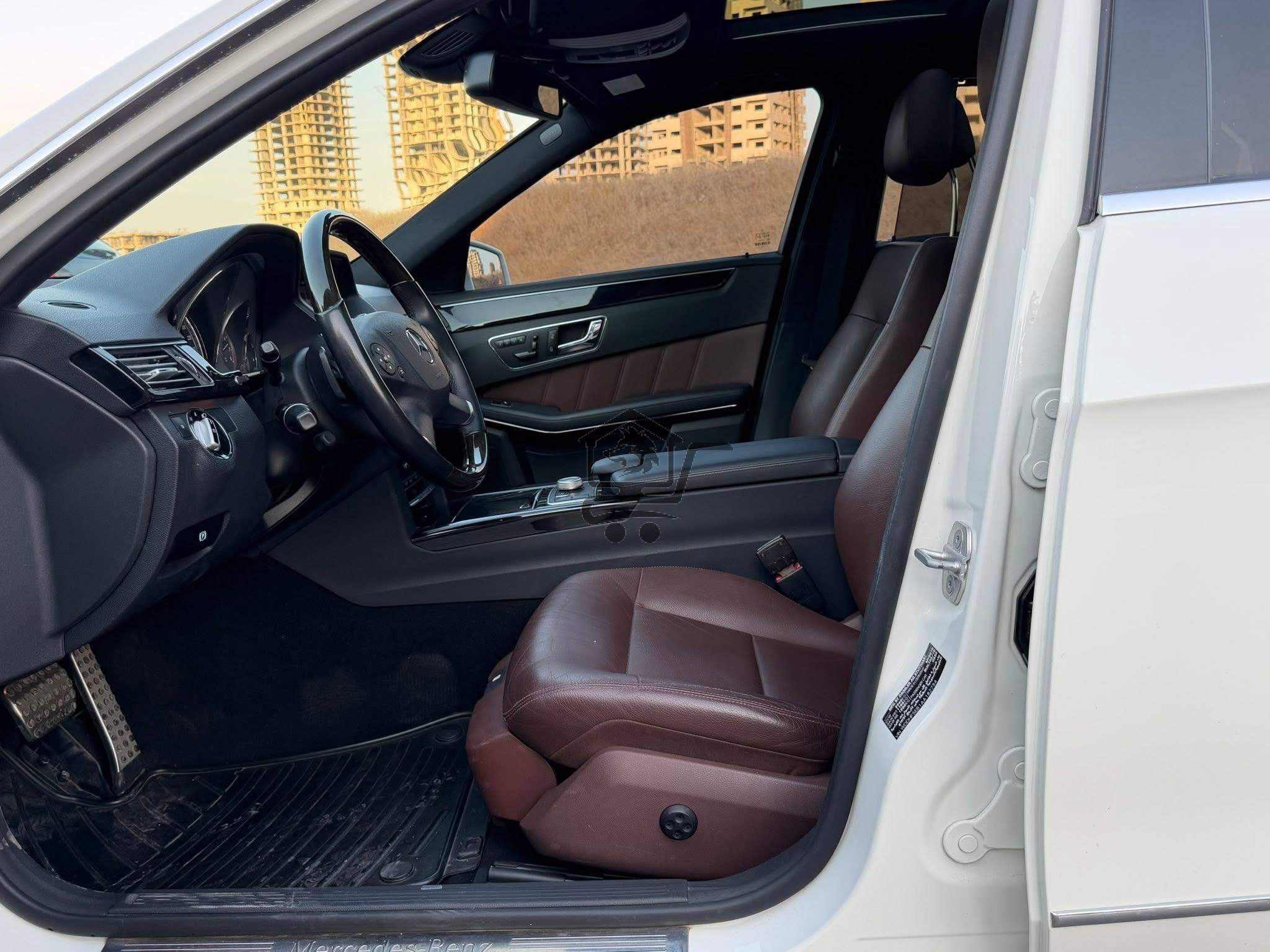 Mercedes-Benz E300 2010 - الصورة 5