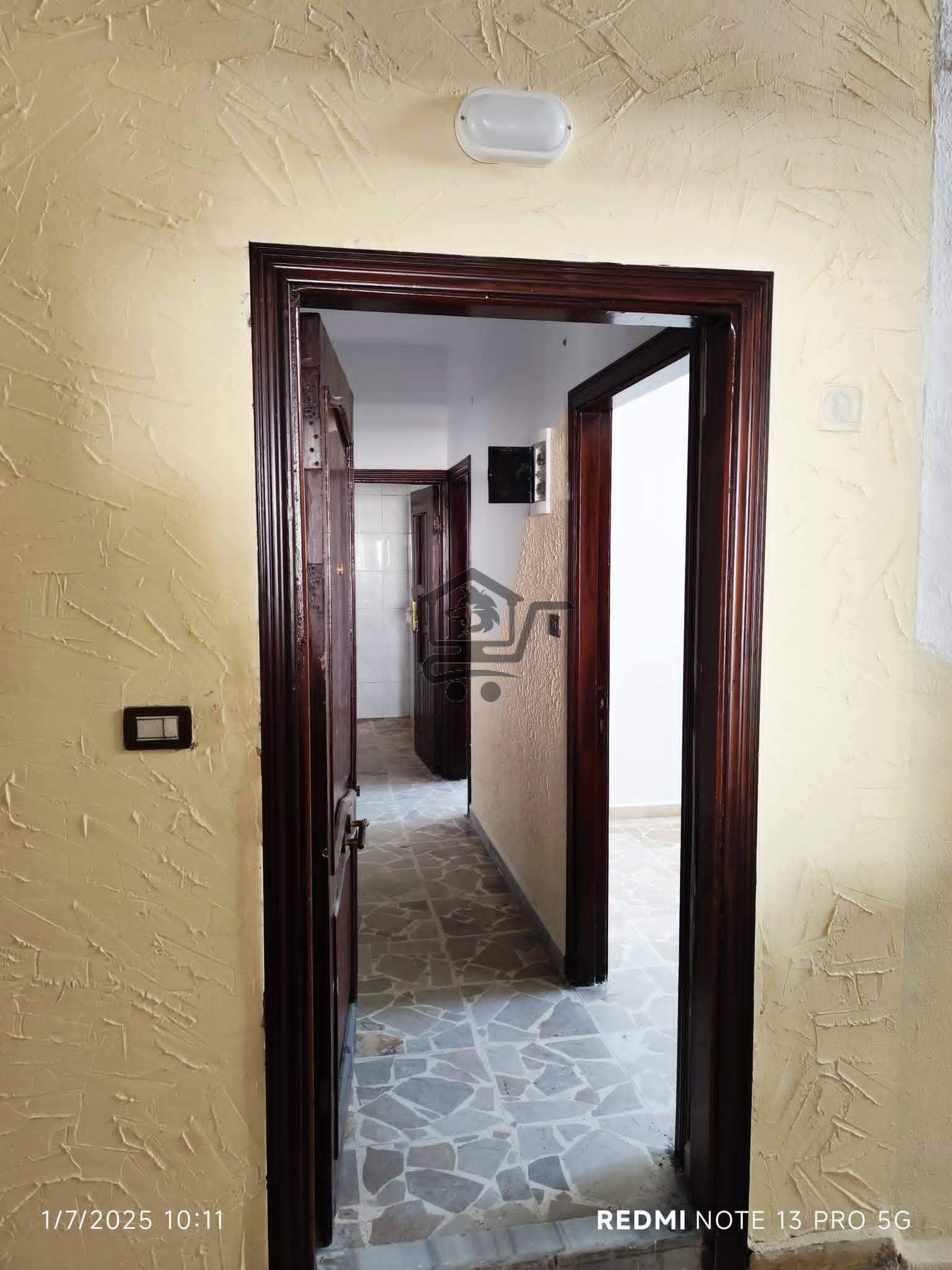 شقة بموقع مميز - الصورة 3