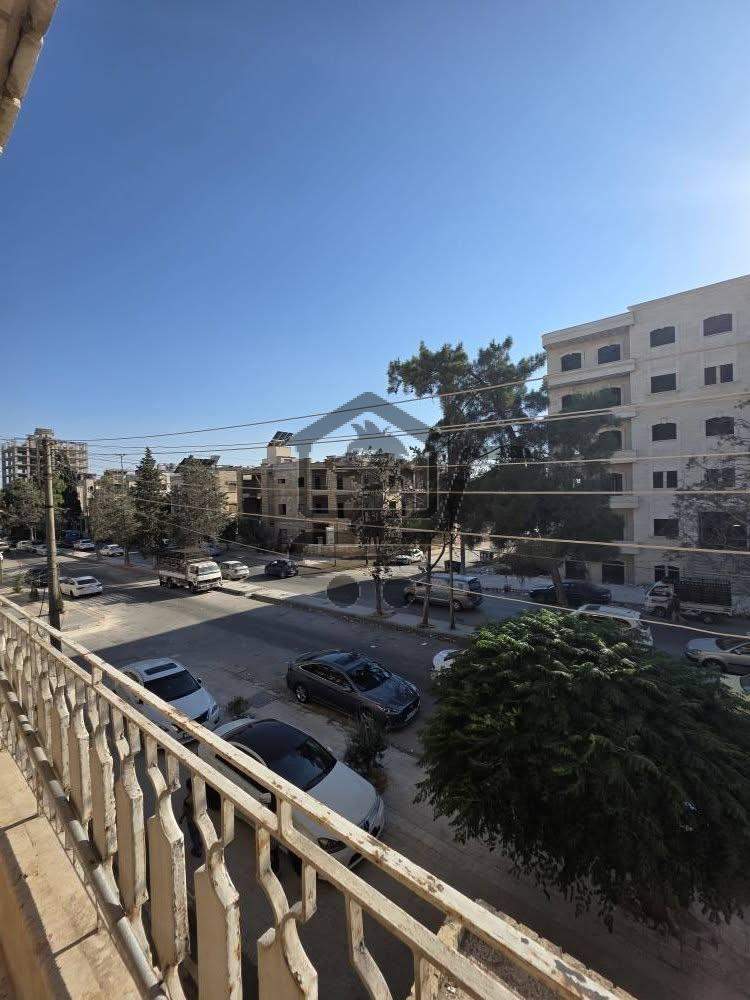 شقة جيدة بمساحة واسعة - الصورة 4