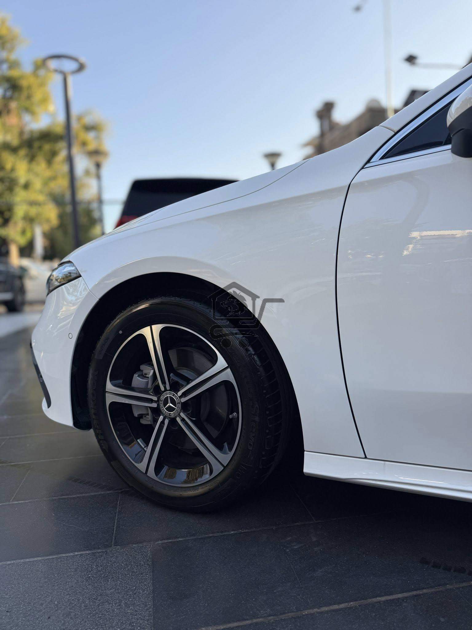 Mercedes Benz - الصورة 6