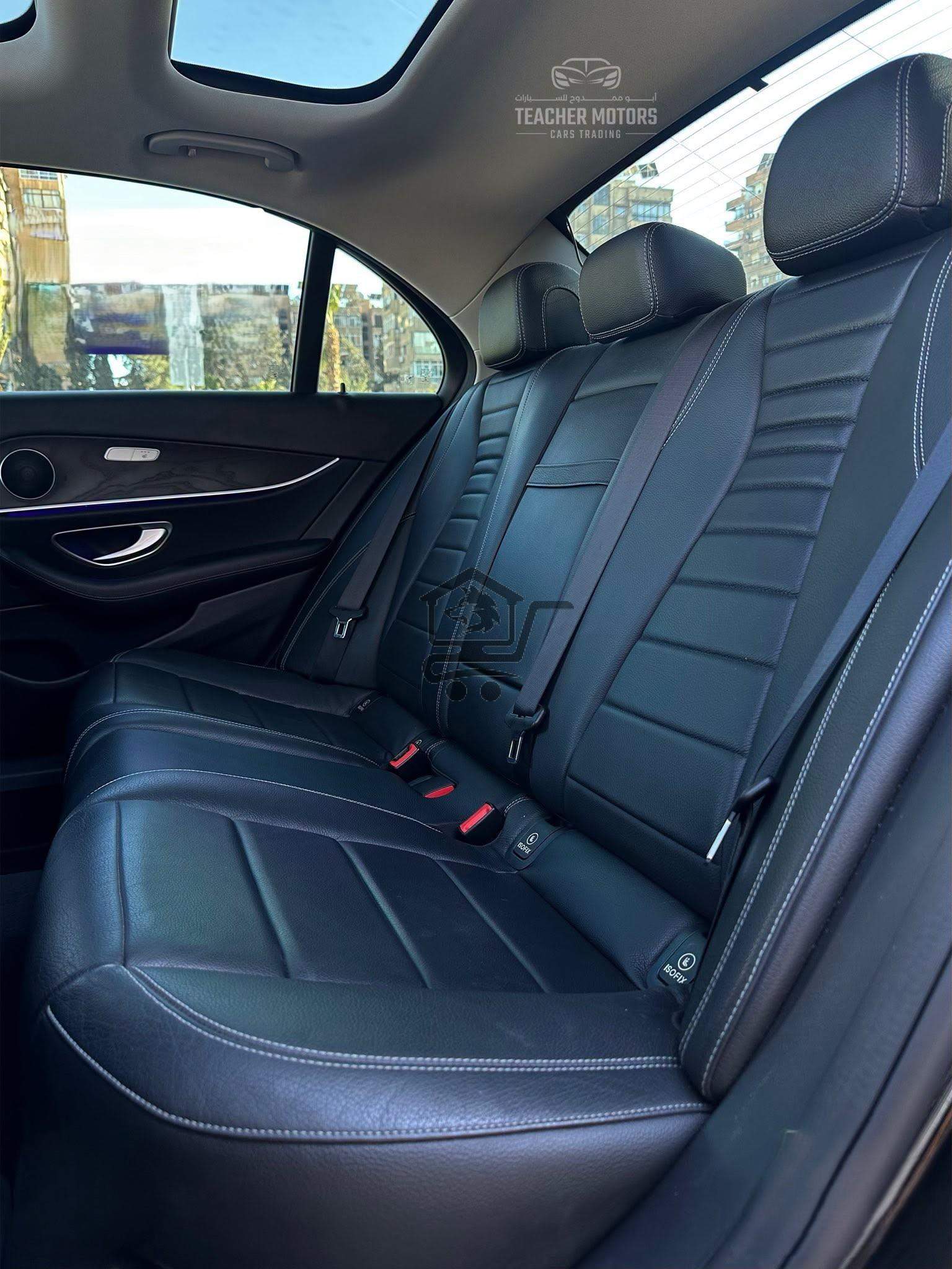 Mercedes-Benz E300 4Matic - الصورة 10