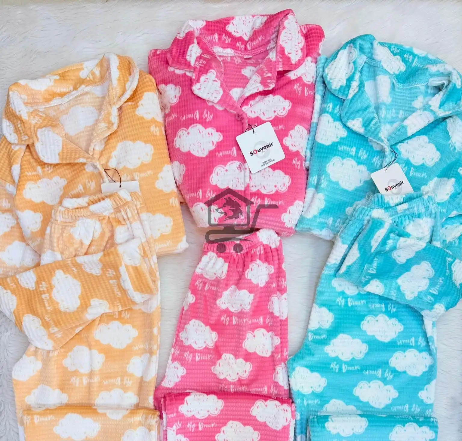 بجاما مخمل ملونة