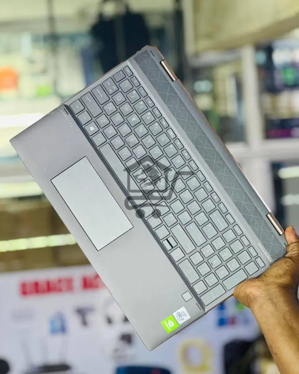 Hp Spectre X360 15-D - الصورة 4