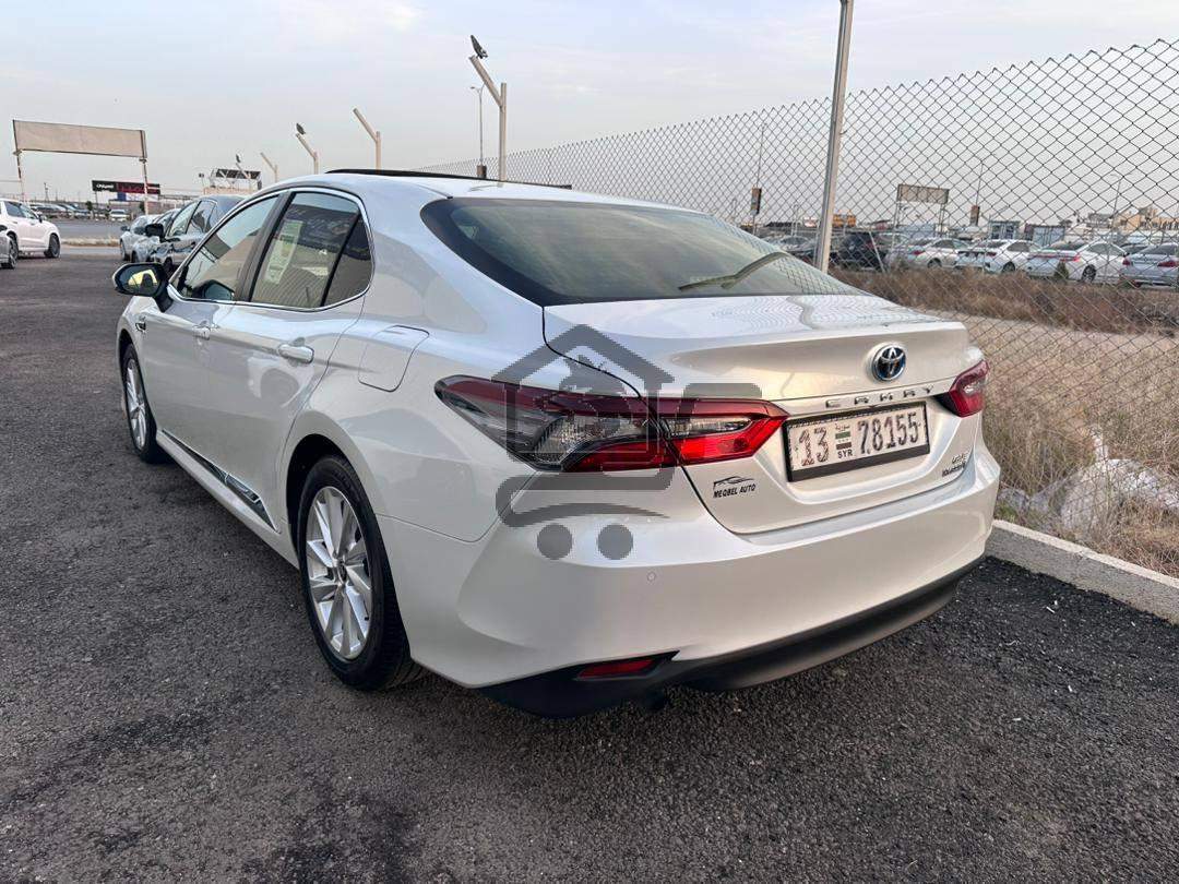 Toyota Camry 2024 - الصورة 4