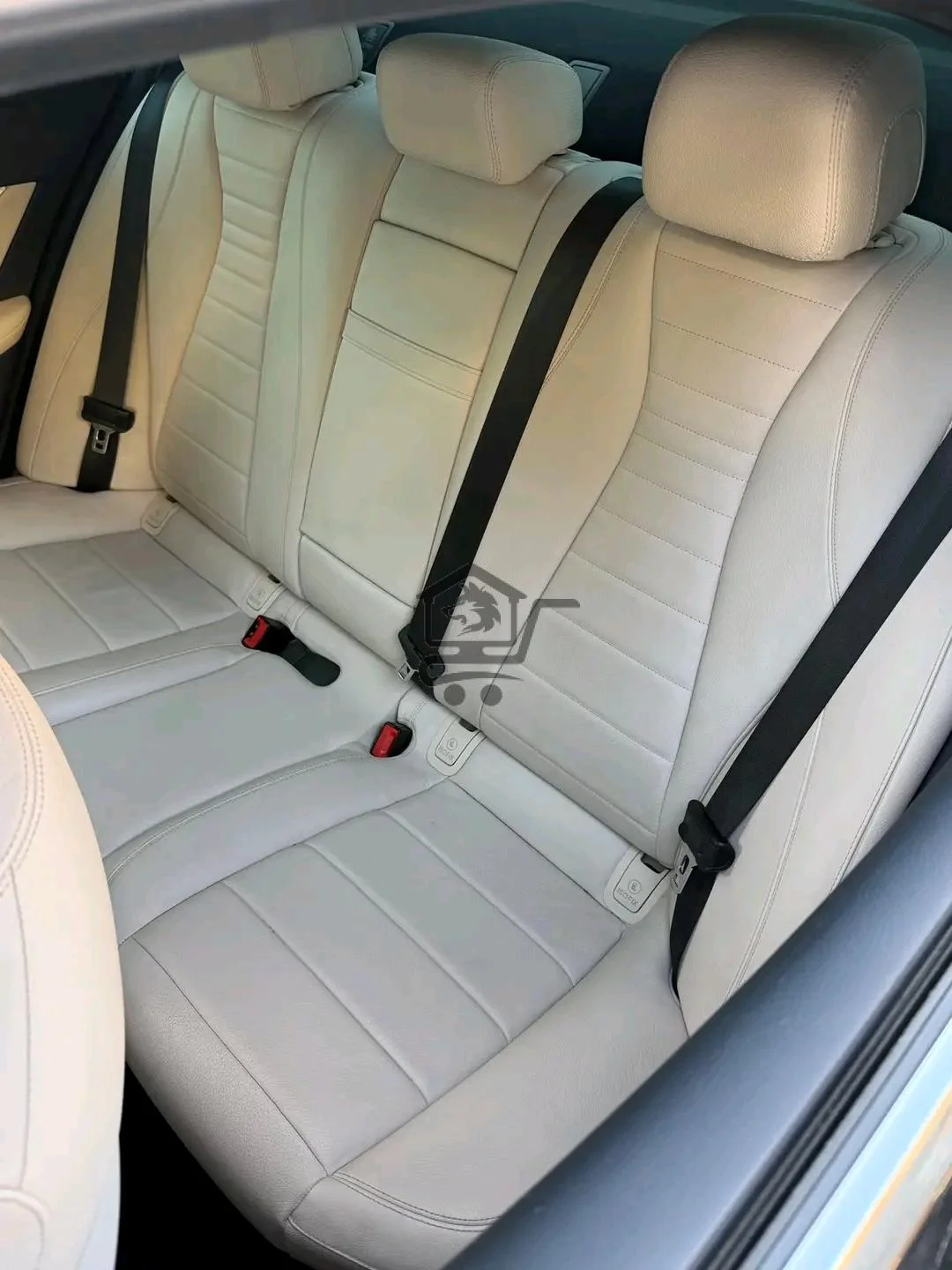 Mercedes Benz - الصورة 4