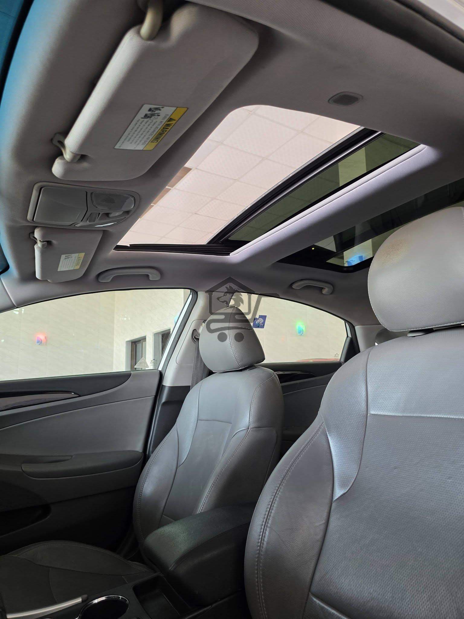 Hyundai Sonata 2012 - الصورة 9