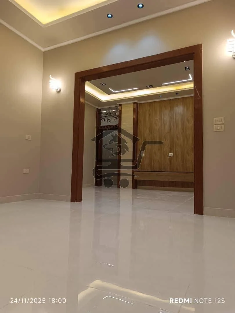 شقة فخمة بمساحة واسعة - الصورة 1