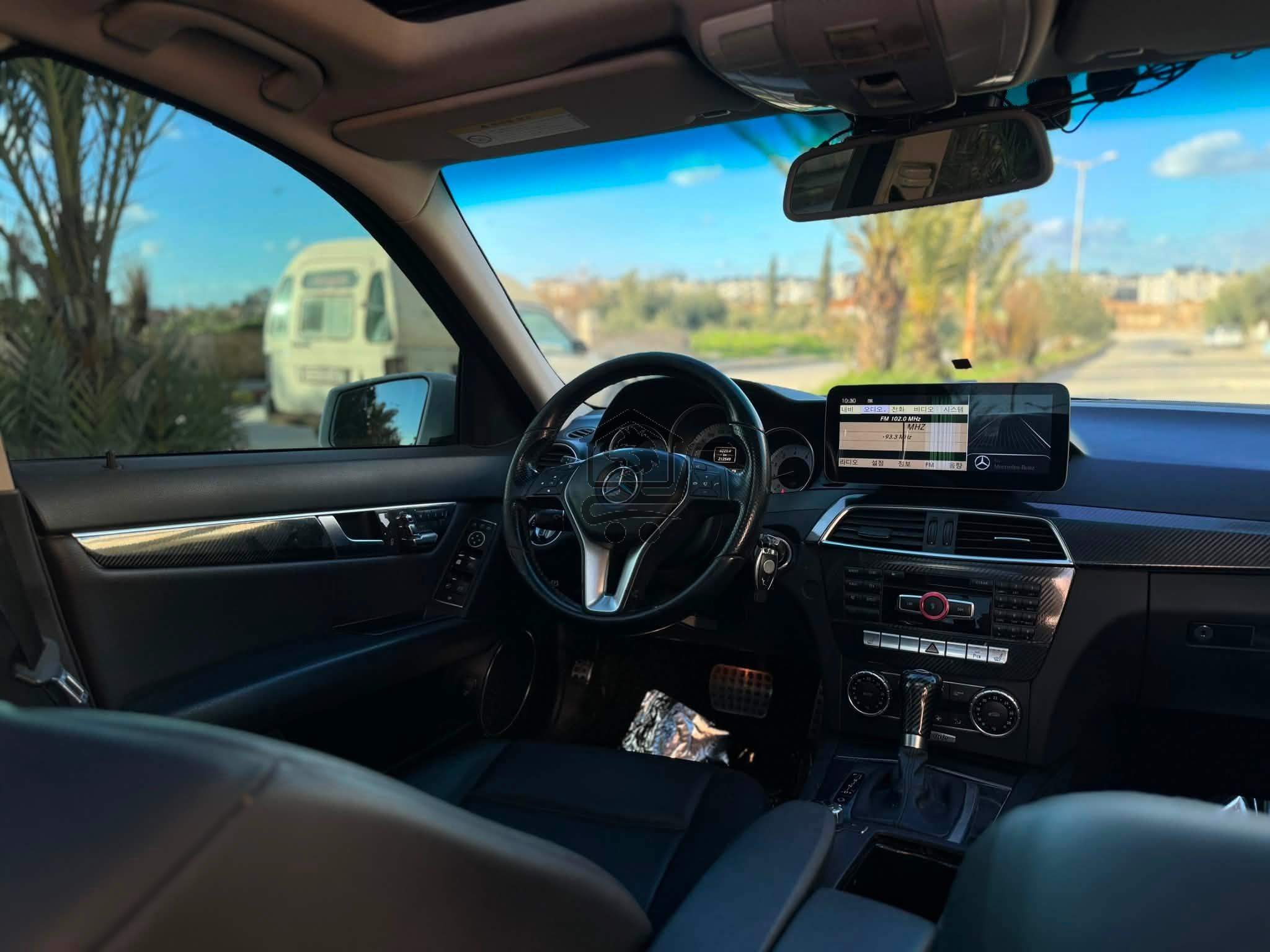 Mercedes C200 2012 - الصورة 6