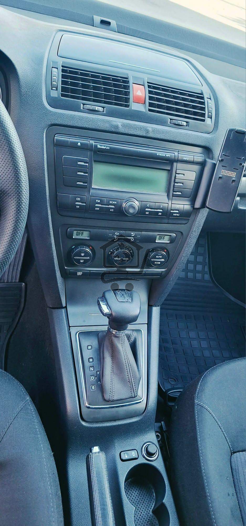 Skoda Octavia 2009 - الصورة 9