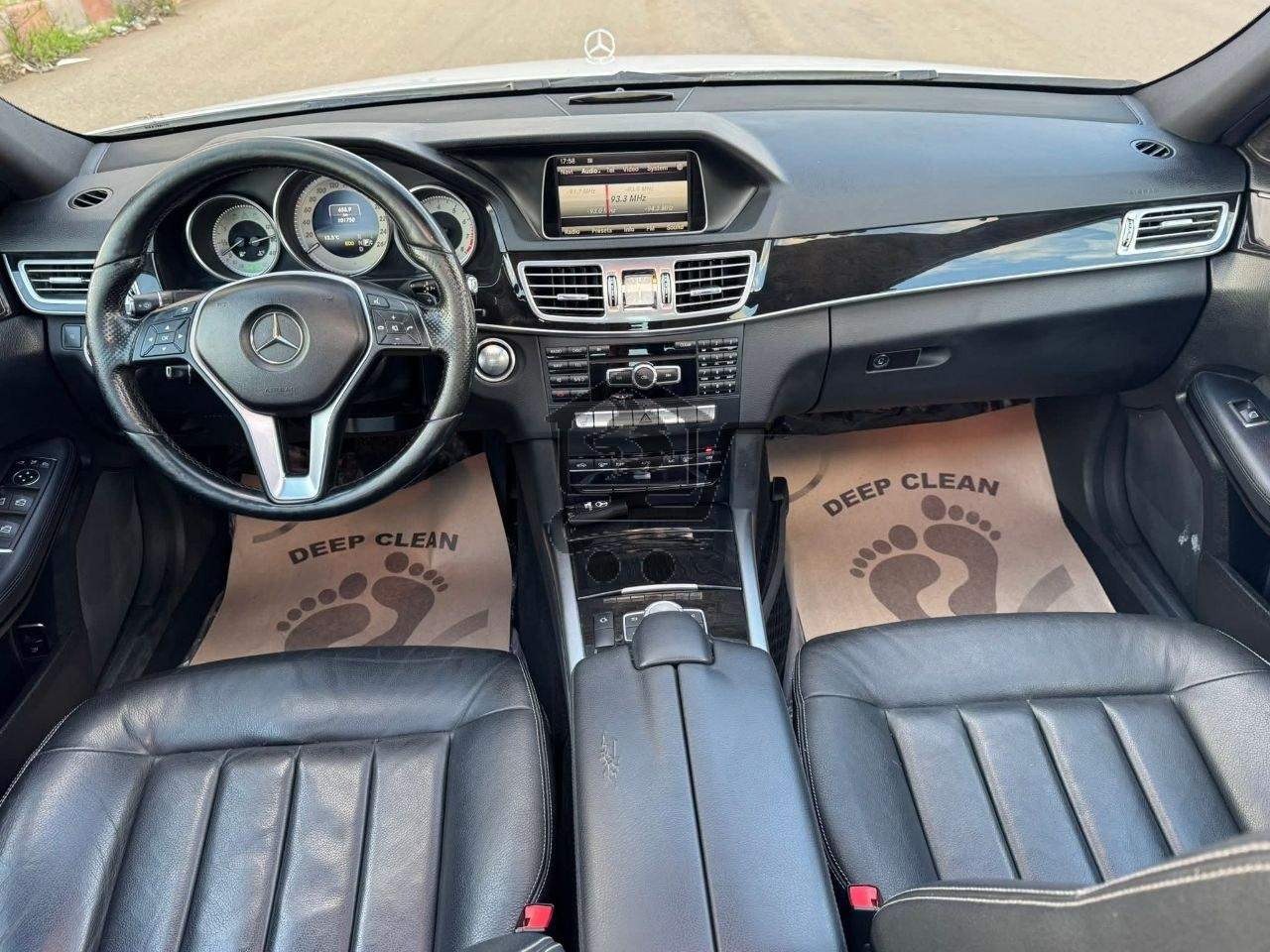 Mercedes-Benz E300 - الصورة 6