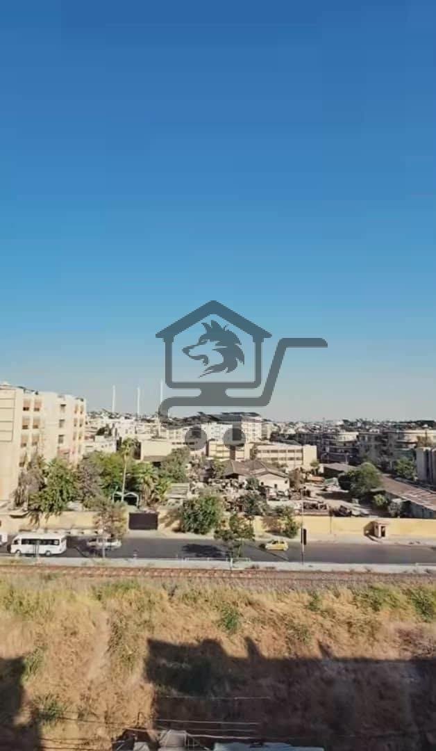 شقة بموقع مميز - الصورة 9