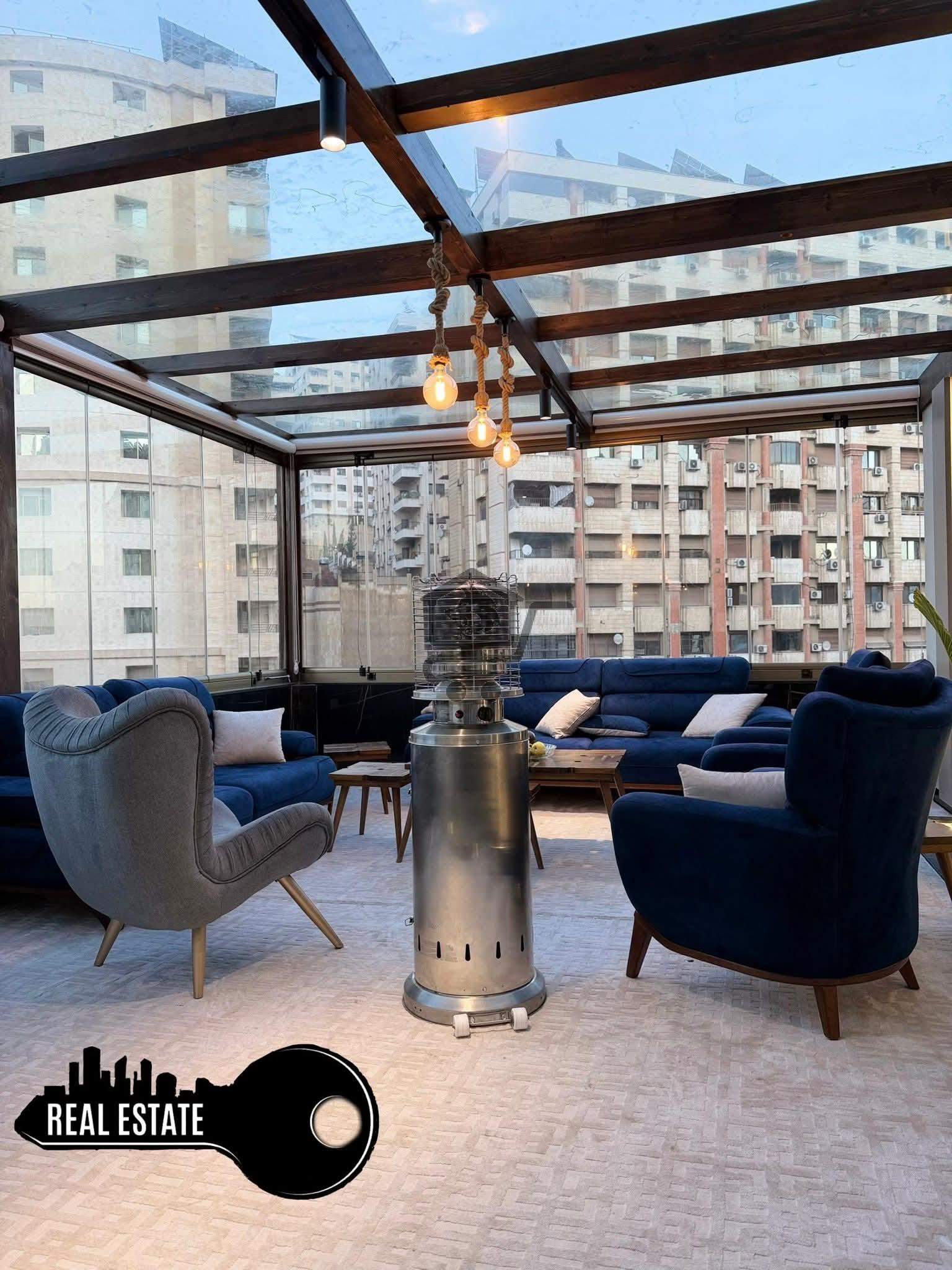 شقة أرضية بنظام فيلا - الصورة 1