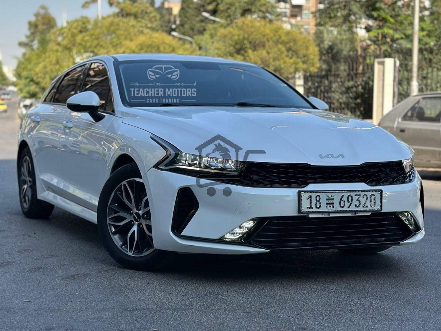 Kia K5 2025 - الصورة 1