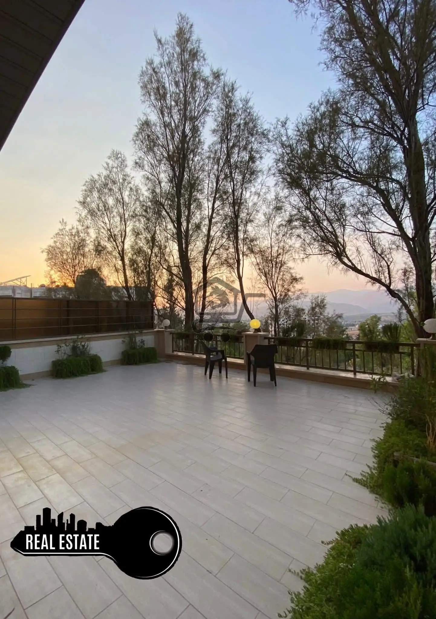 شقة مع تراس وحديقة - الصورة 5