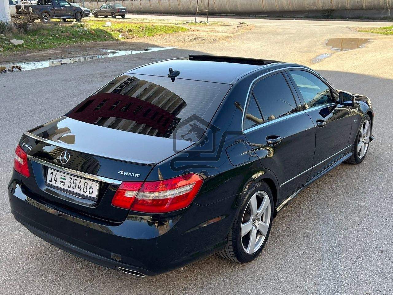 MERCEDES E350 4MATIC - الصورة 4