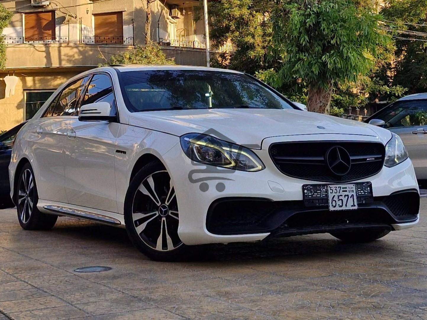 Mercedes-Benz E350 2014 - الصورة 1