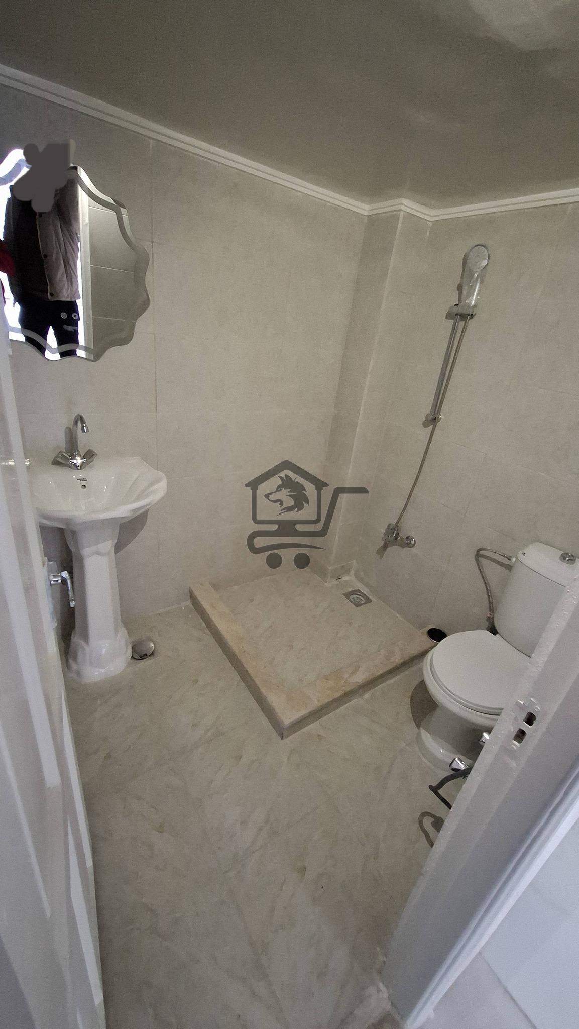 للبيع منزل في العزيزية - الصورة 2