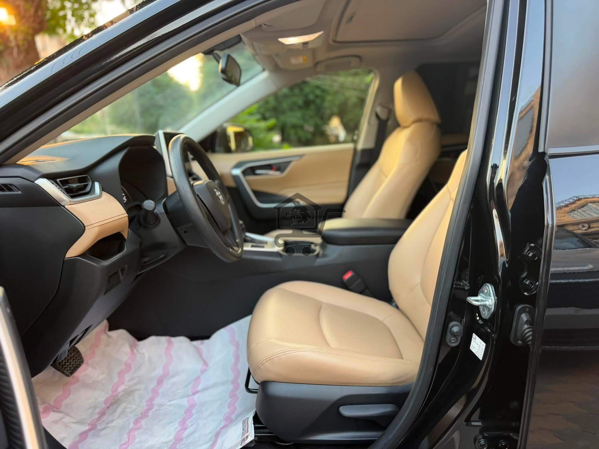 Toyota RAV4 2023 - الصورة 6
