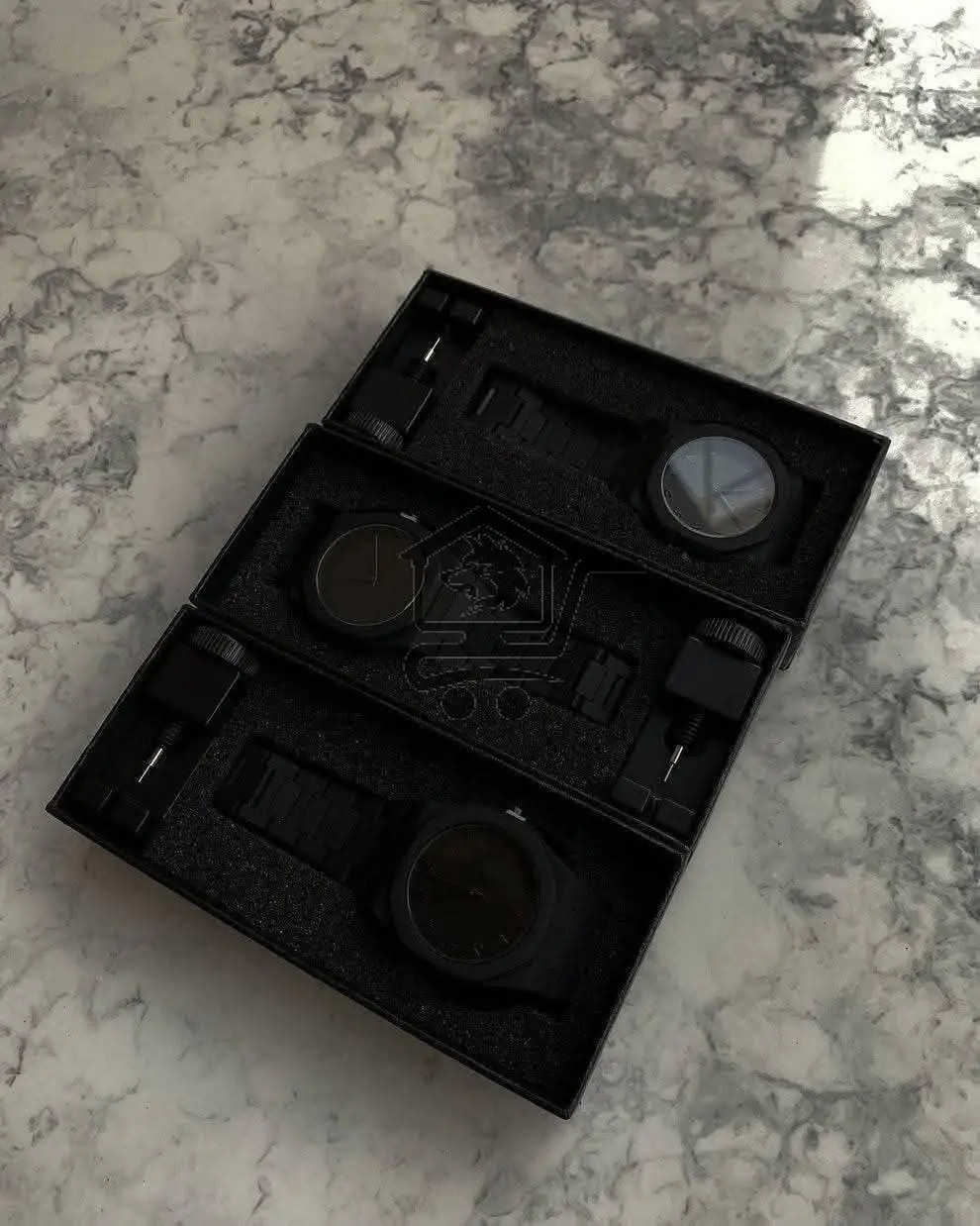 ساعة بمظهر شبابي أنيق - الصورة 2