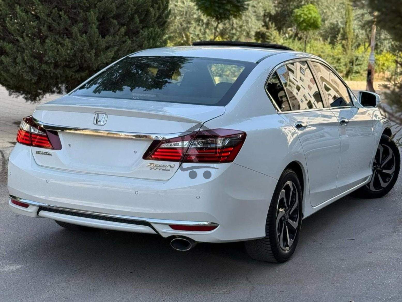 Honda Accord 2016 - الصورة 2