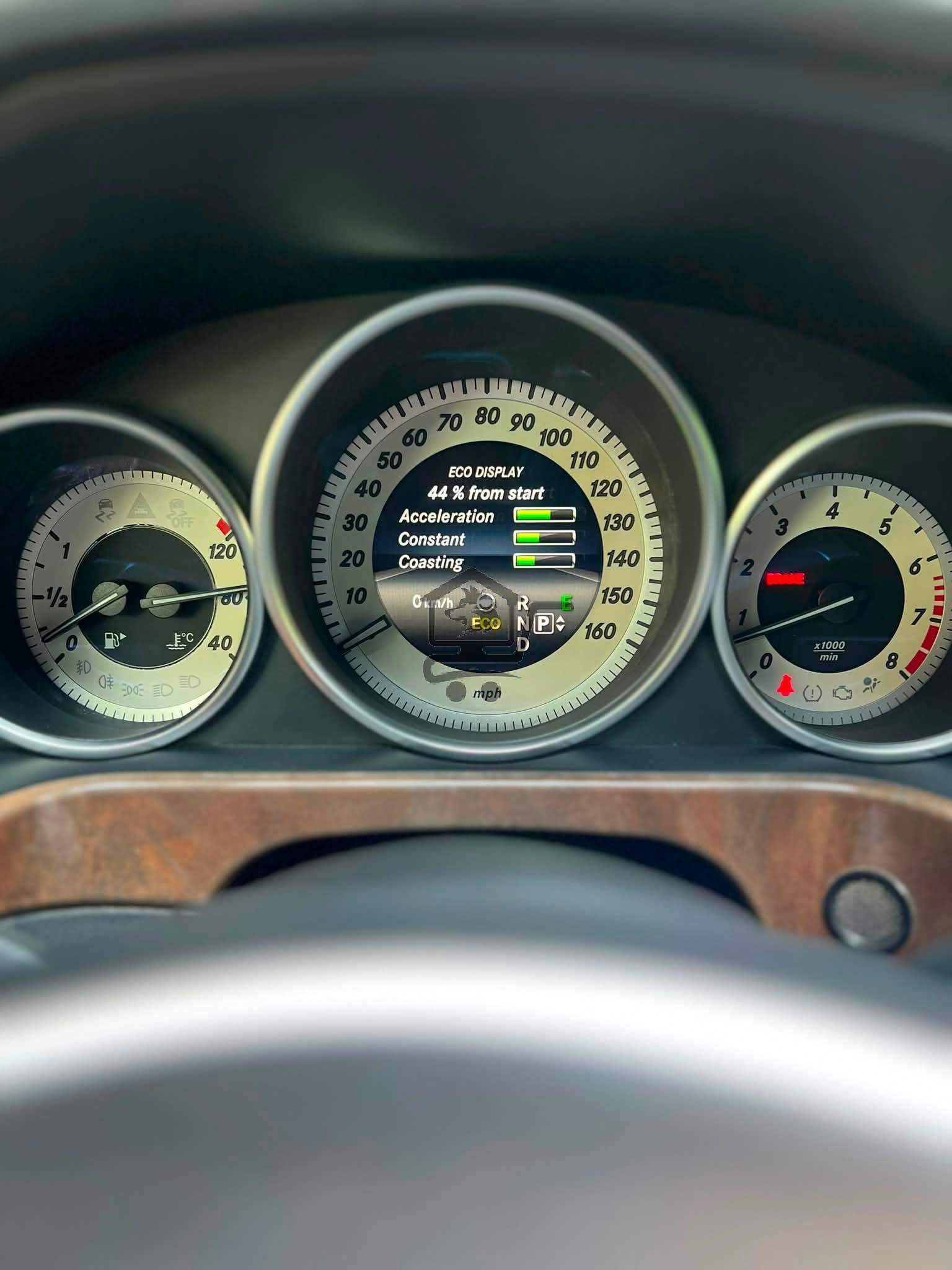 Mercedes E350 - الصورة 2
