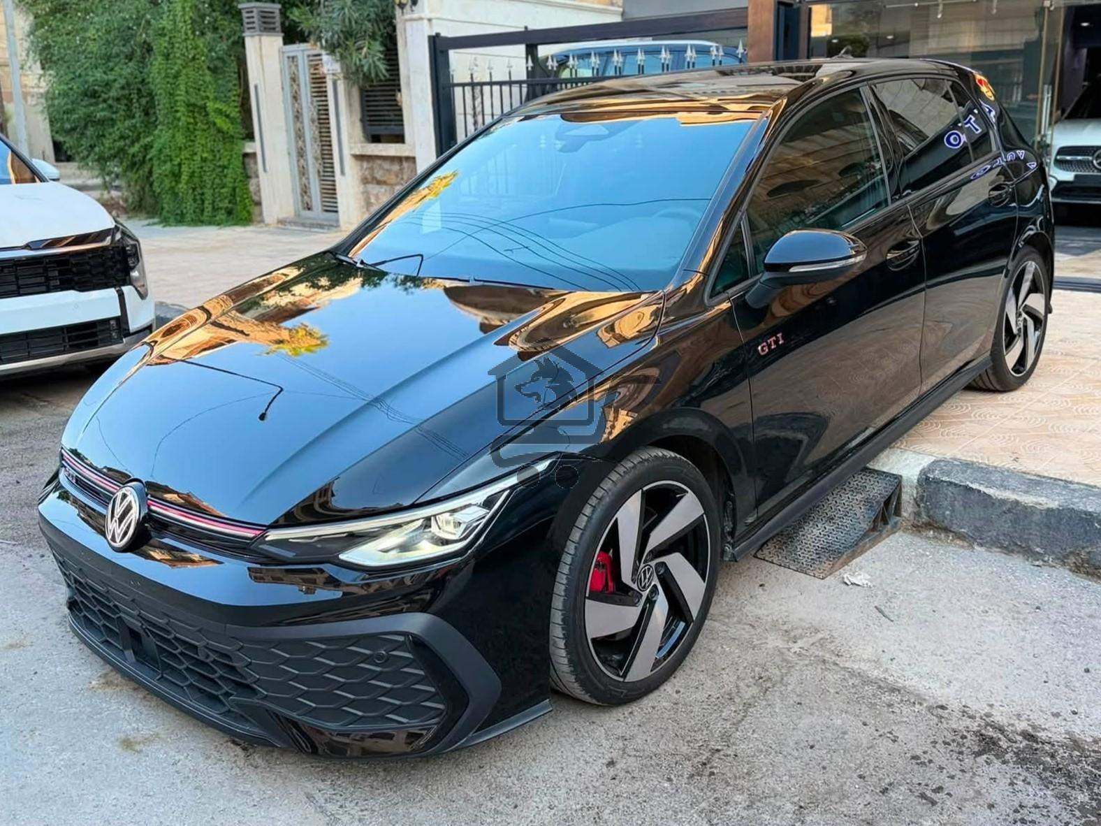 Volkswagen Golf GTI 2026 - الصورة 1