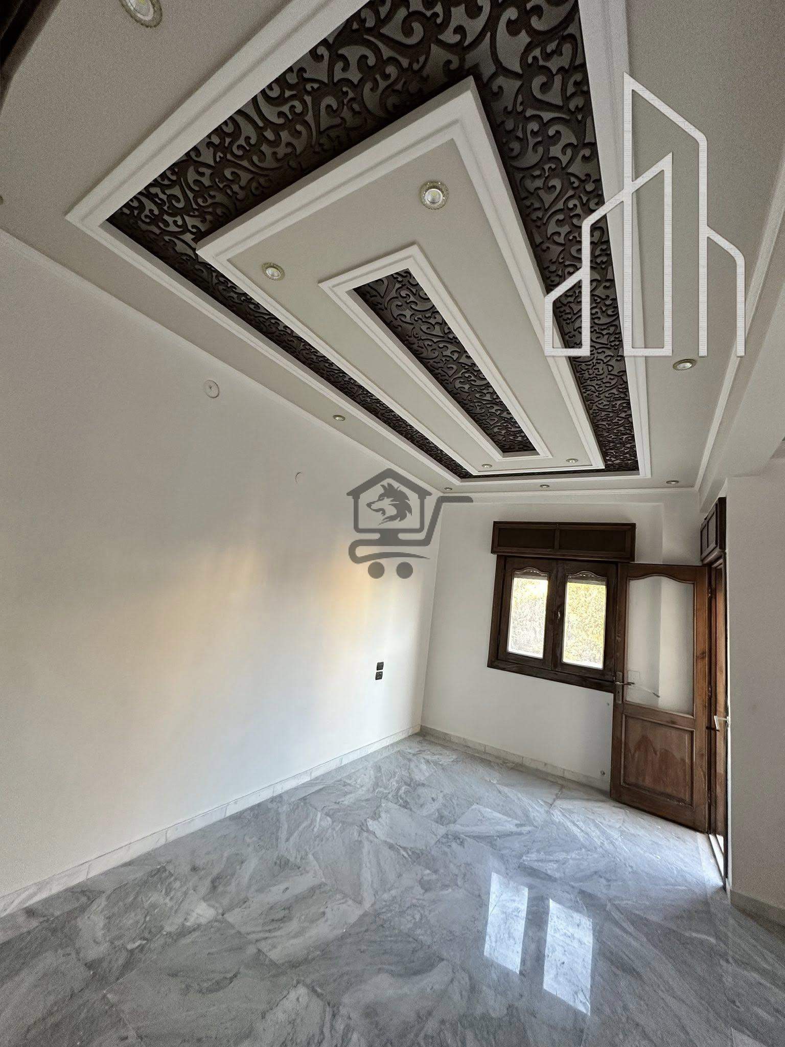 شقة بمساحة واسعة - الصورة 2