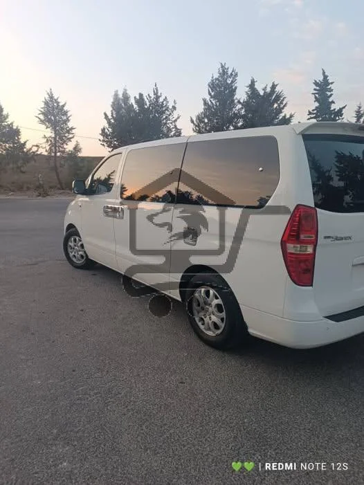 سيارة سياحية جاهزة للتعاقد