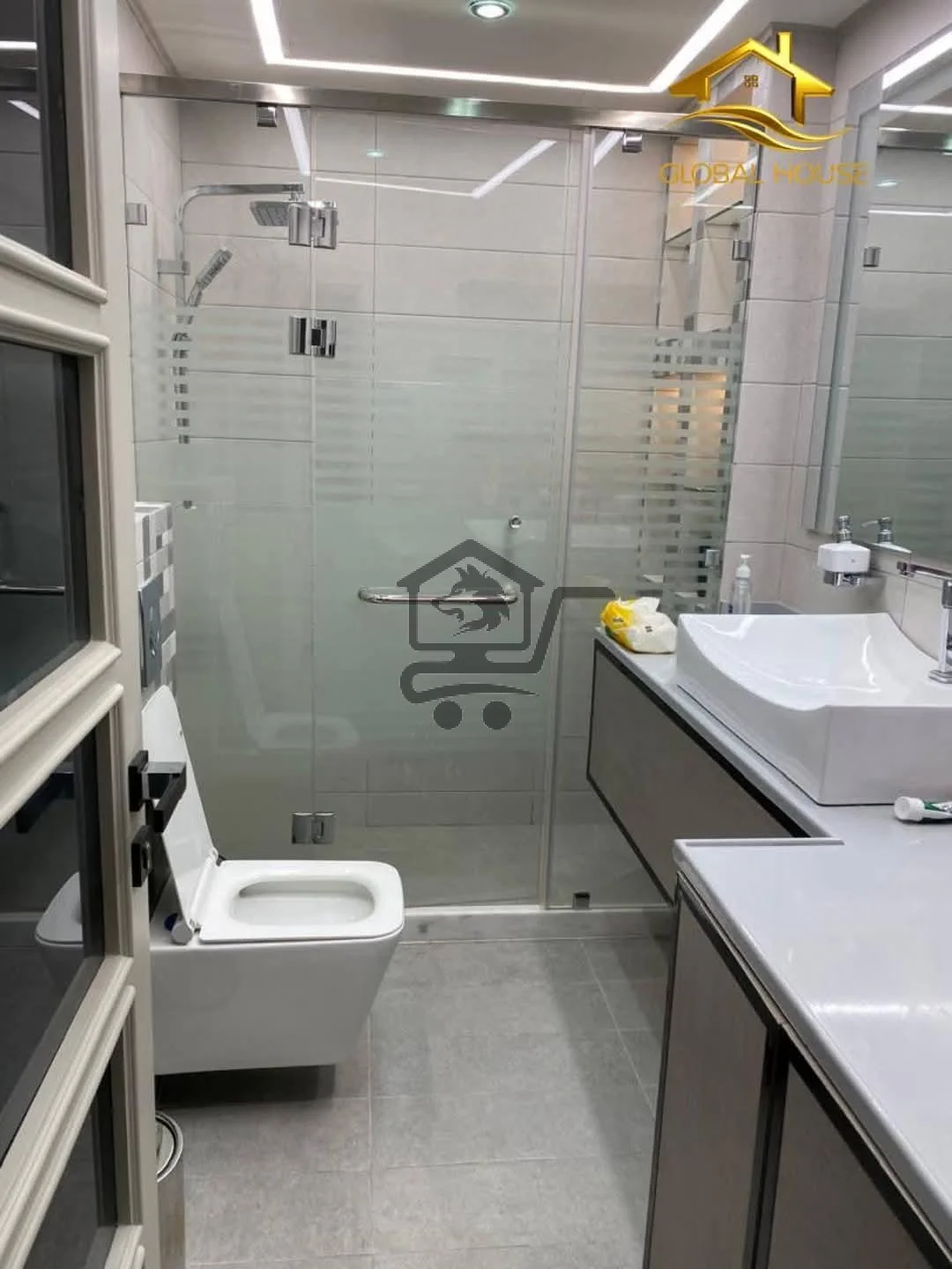 شقة مؤلفة من غرفتين مع فرش - الصورة 4