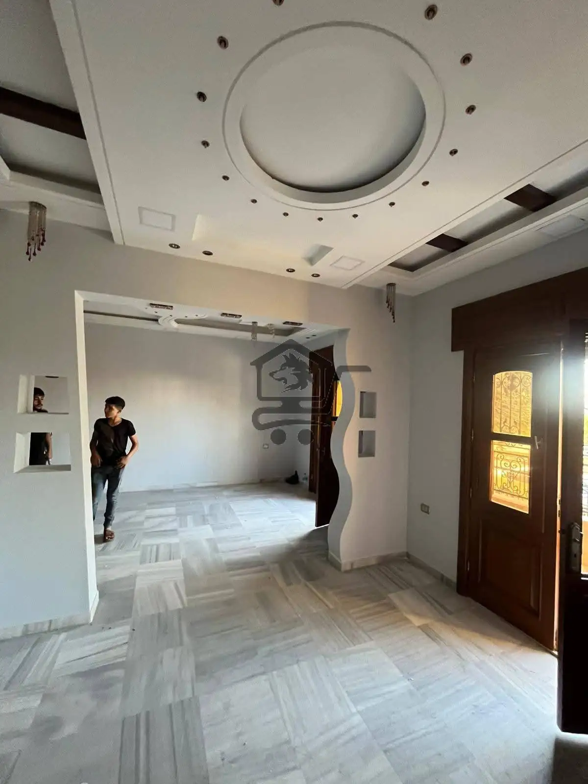 منزل فاخر بموقع متميز - الصورة 8