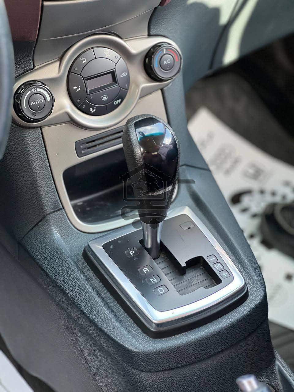 Ford Fiesta 2010 - الصورة 10