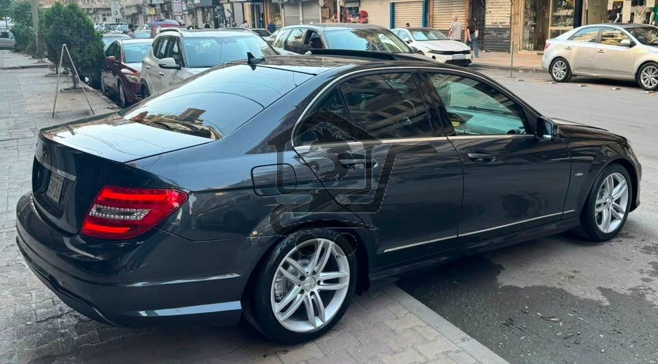 Mercedes-Benz C250 2012 - الصورة 6