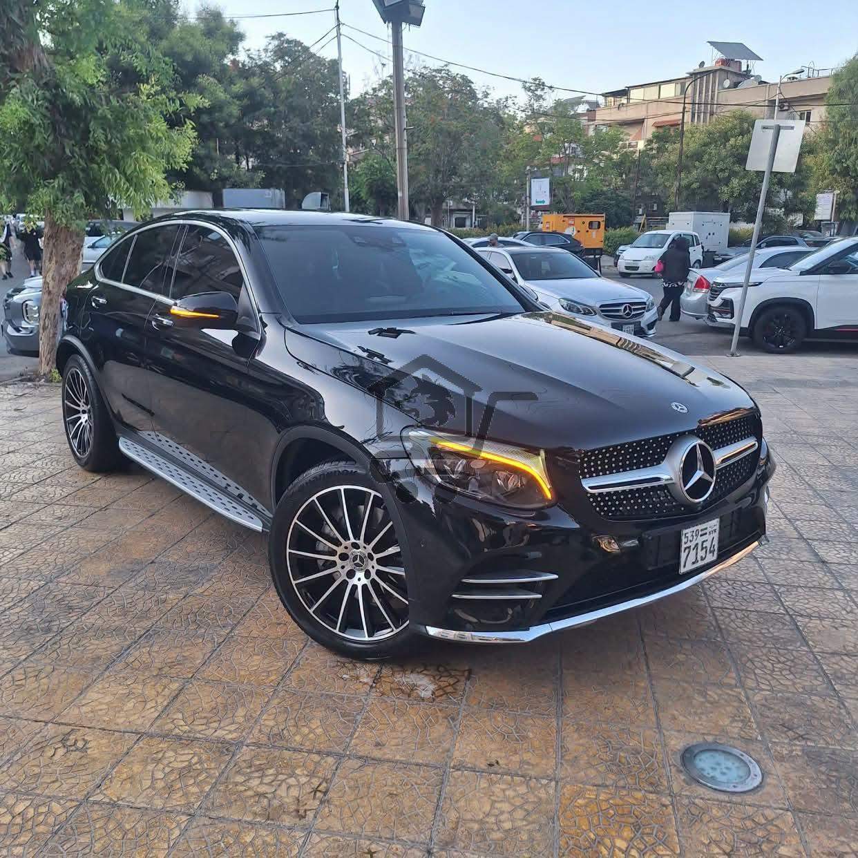 Mercedes GLC 300 - الصورة 1