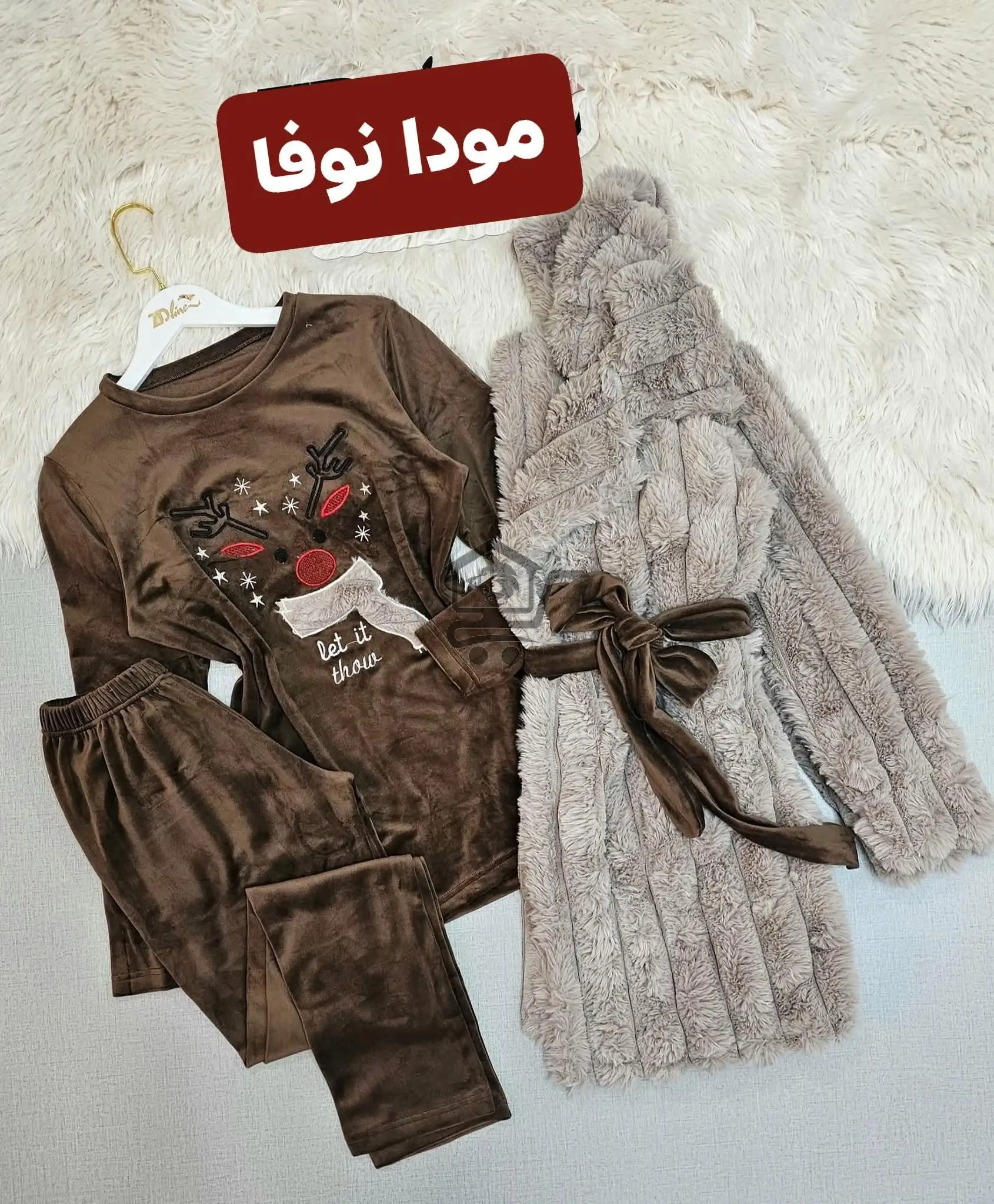 طقم بيجامة بلوزة مع بنطال مع جاكيت - الصورة 2