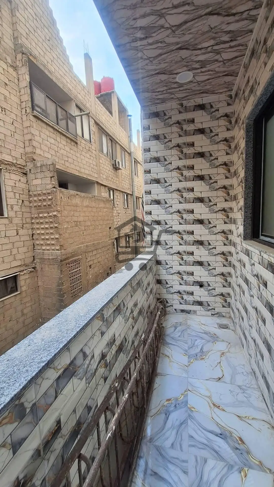 شقة  ثلاث غرف كسوة حديثة - الصورة 4