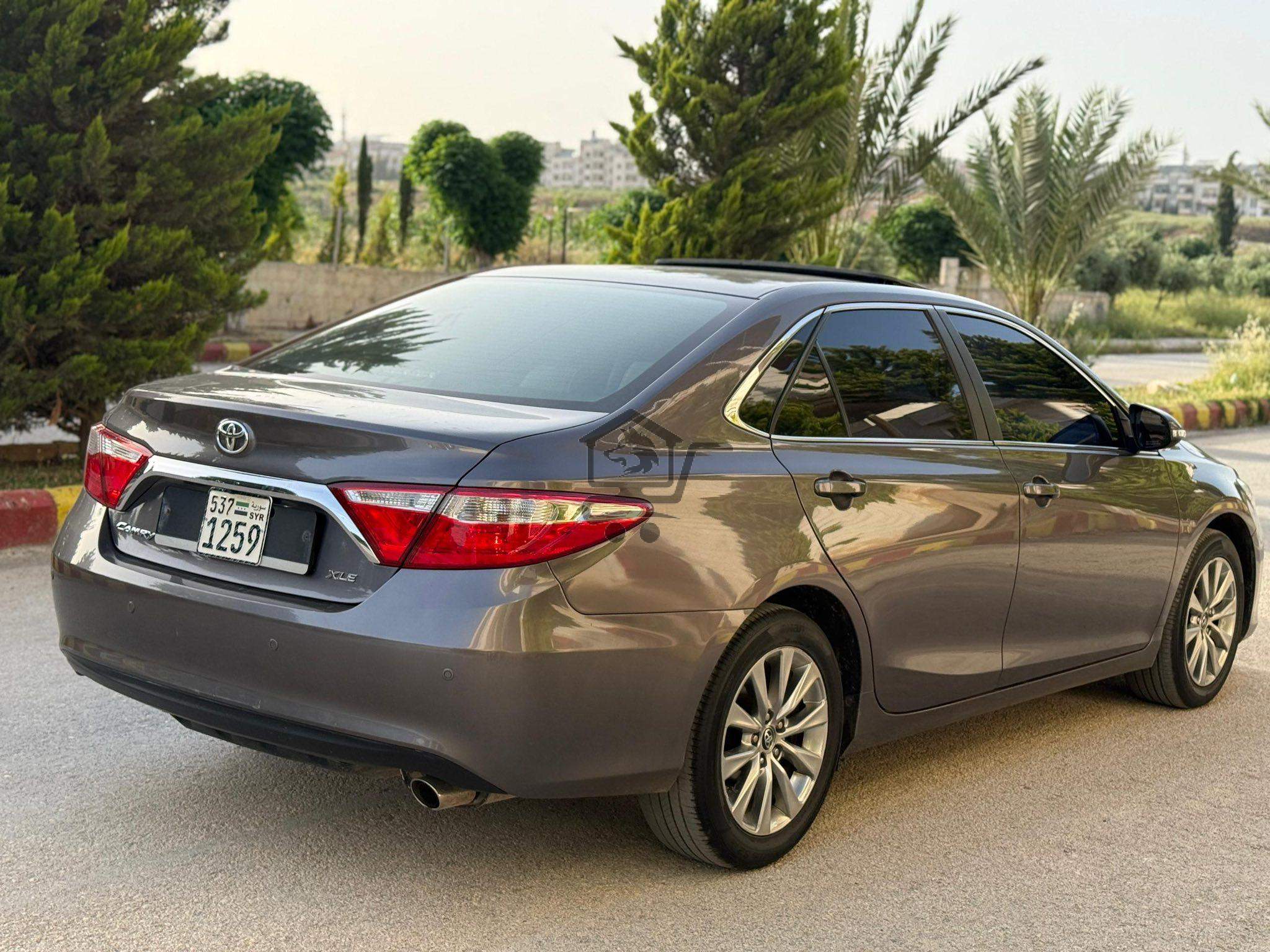 Toyota Camry 2015 - الصورة 2