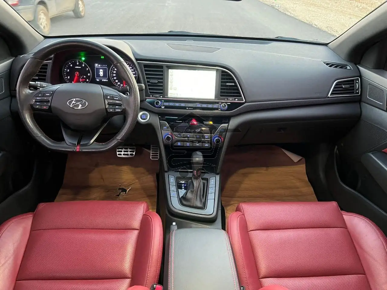 Hyundai Elantra Sport 2017 - الصورة 6