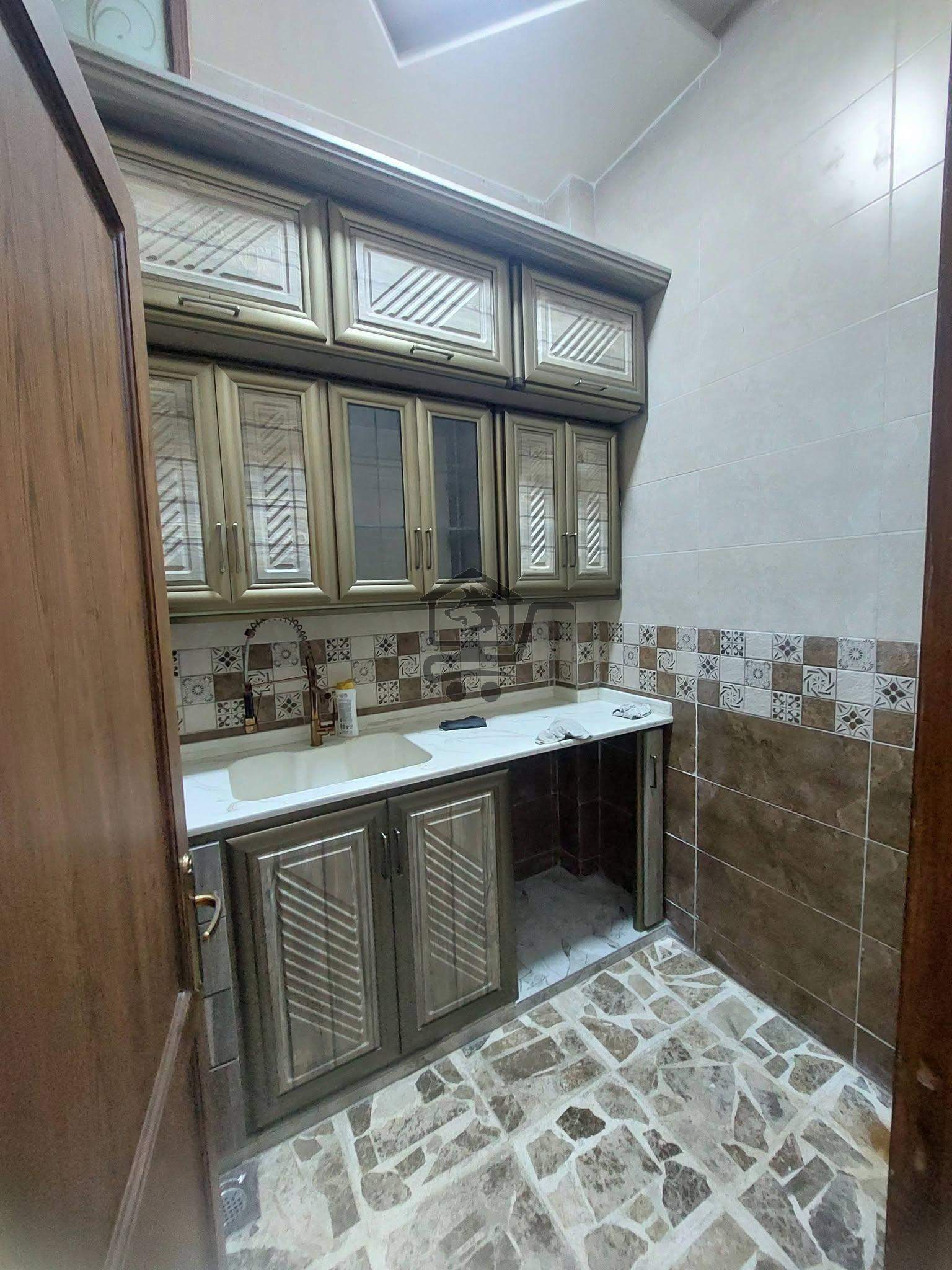 شقة مميزة للإيجار - الصورة 4