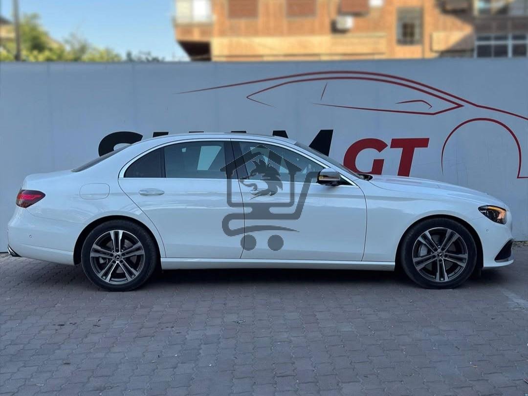 Mercedes E350 2022 - الصورة 5
