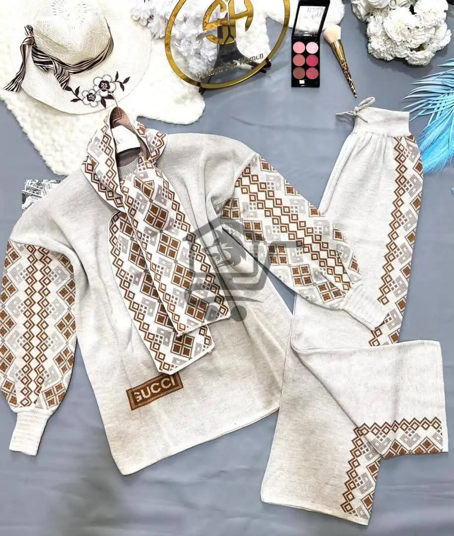 طقم تريكو قماش - الصورة 3