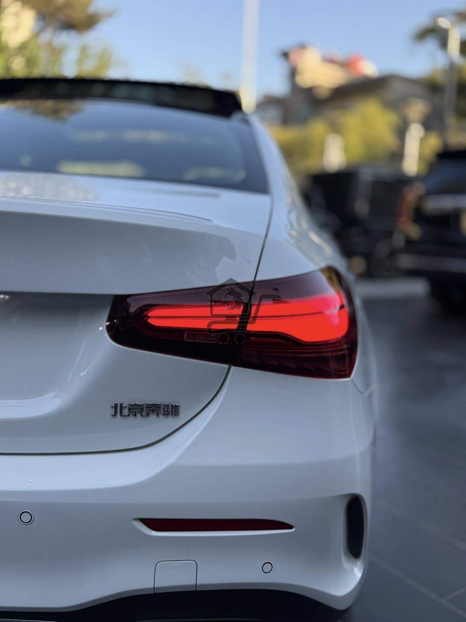 Mercedes Benz - الصورة 4