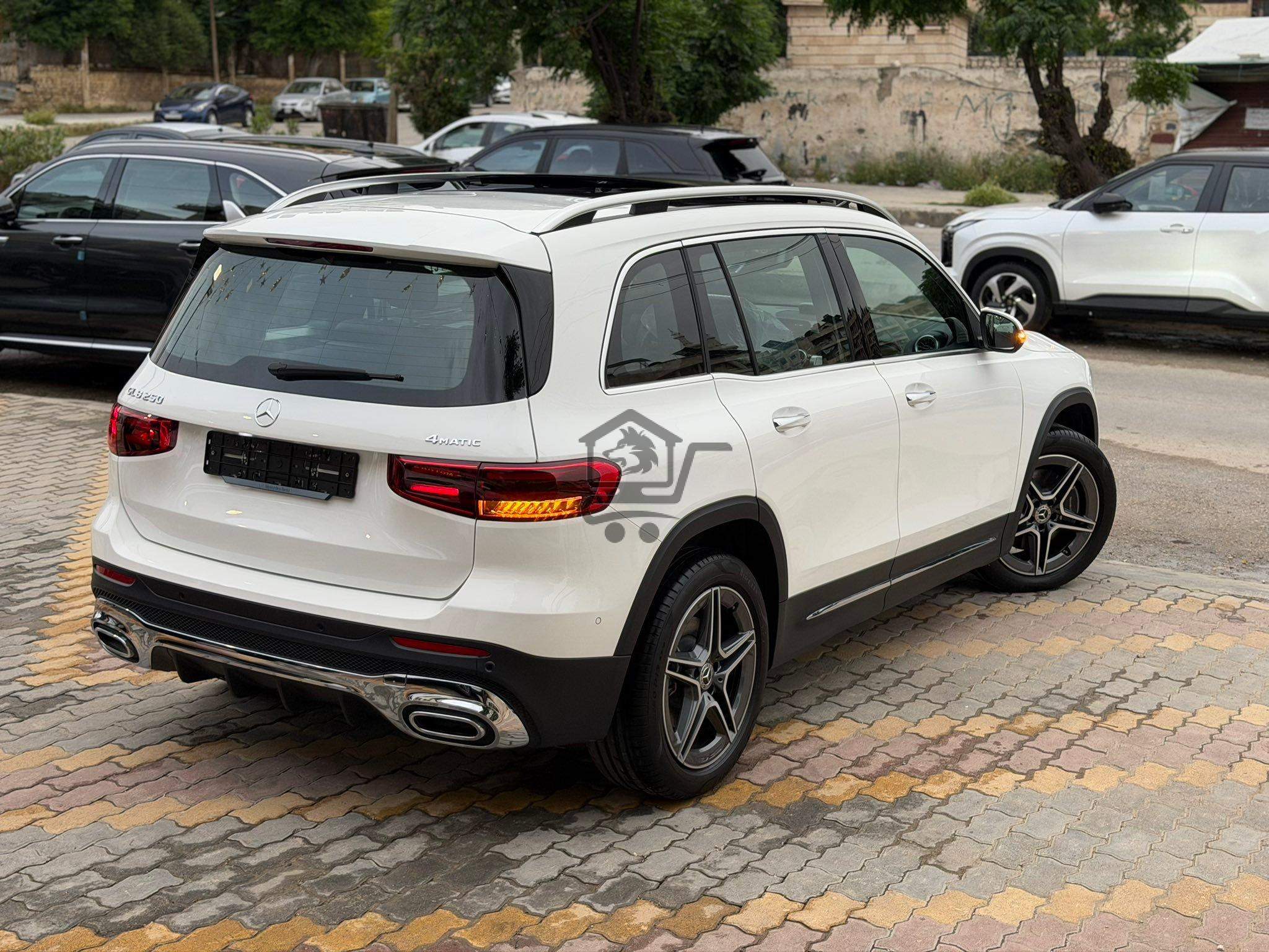 Mercedes-Benz GLB 250 - الصورة 2