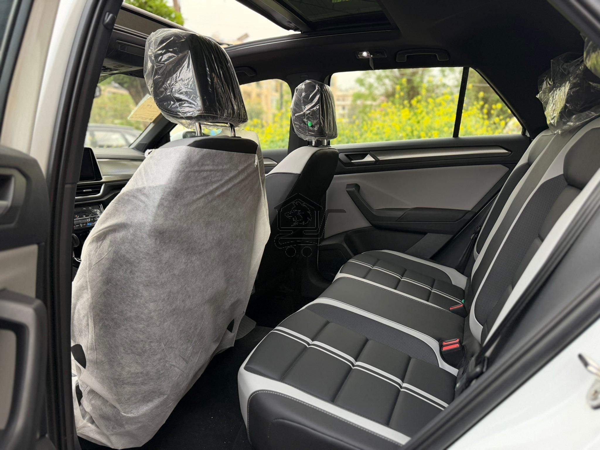 Volkswagen T‑Roc R 2025 - الصورة 9