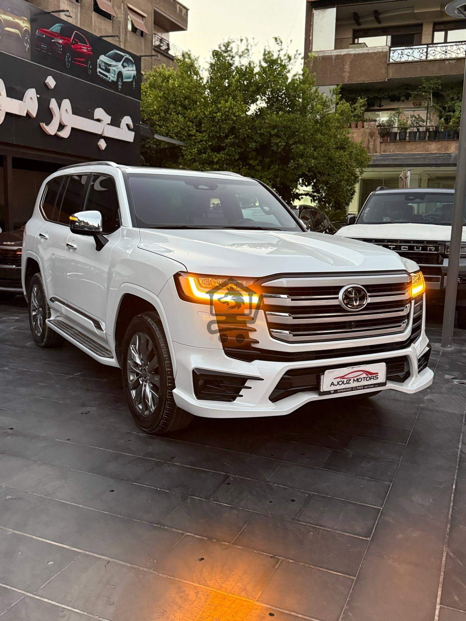 Toyota Land Cruiser VXR - الصورة 1