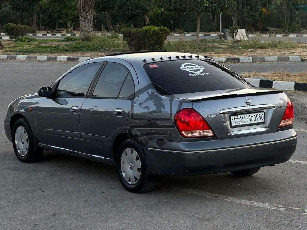 Nissan Sunny 2004 - الصورة 4