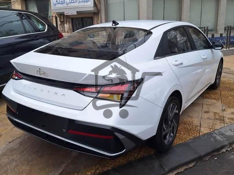 Hyundai Elantra 2025 - الصورة 2